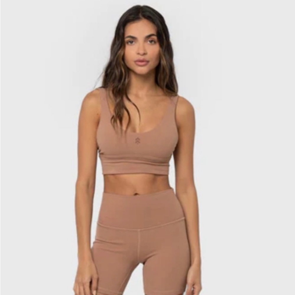 Lululemon x Barry’s align bra- Dusty clay